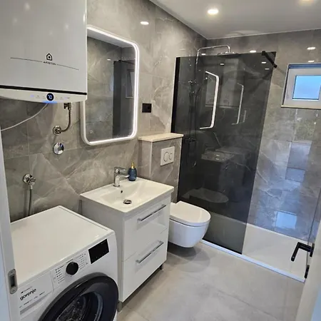 Mini House Nikola 아파트