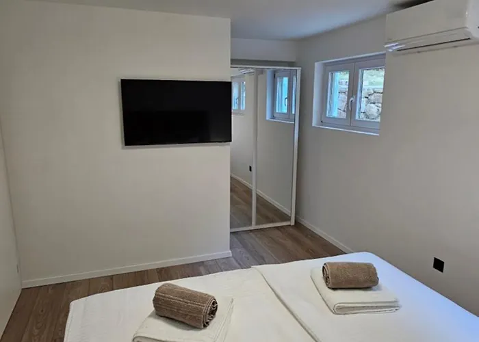 Mini House Nikola *