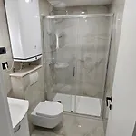 Mini House Nikola アパート *