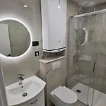 Mini House Nikola アパート *