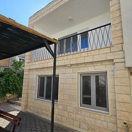 Mini House Nikola * Duće