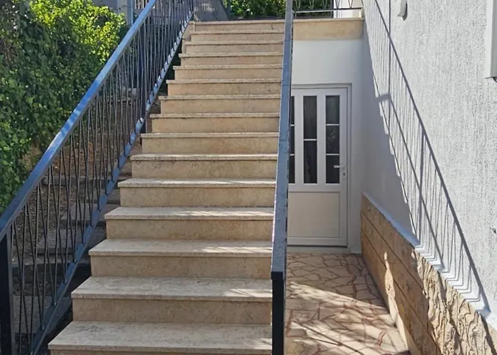 Mini House Nikola *